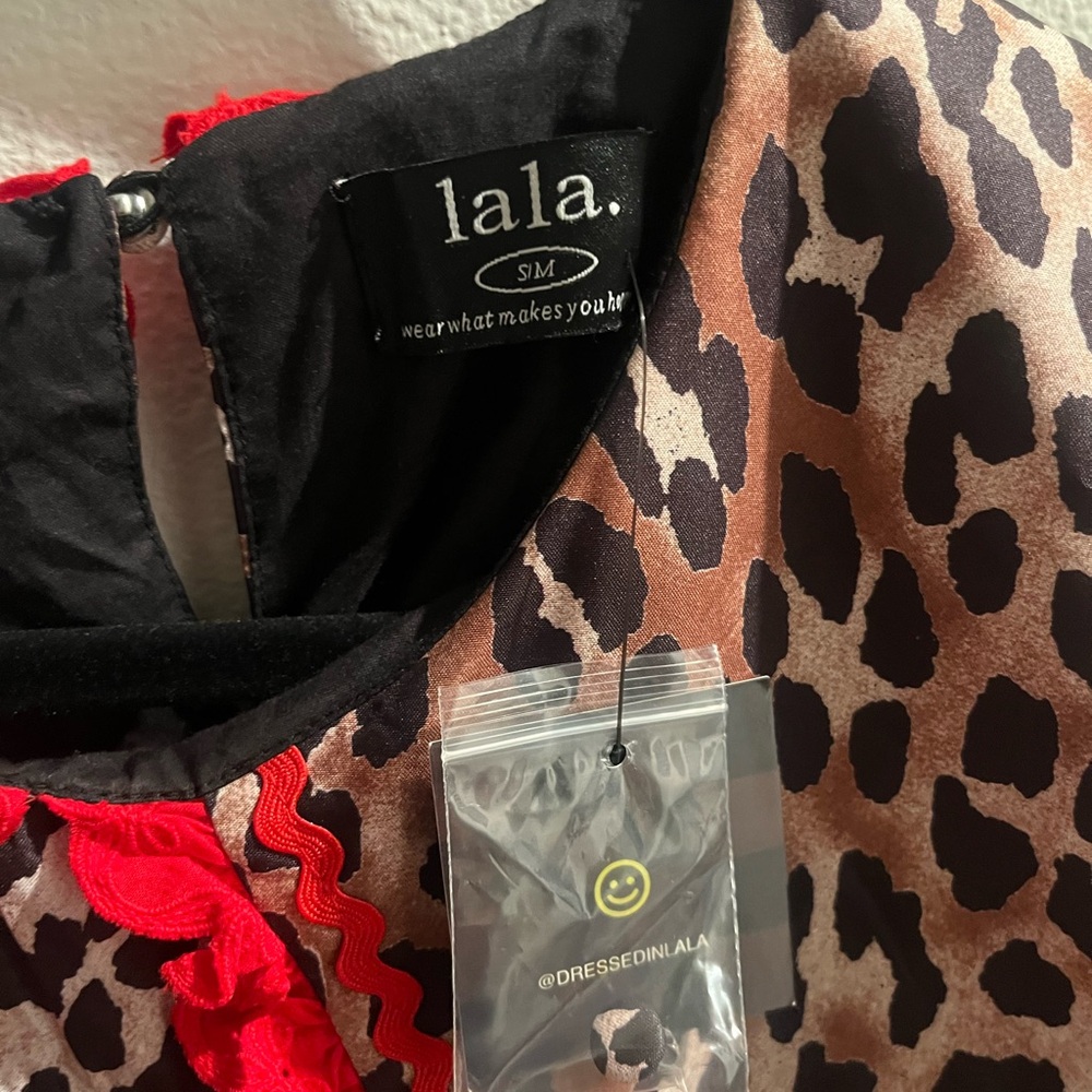 Dressed in LALA Magic Maker Leopard Mini Dress with Red Accents NwT S/M - Picture 6 of 7